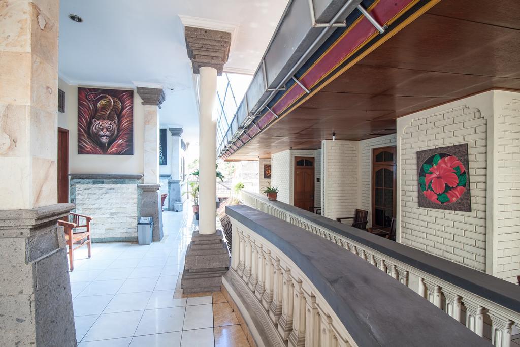 Lori Beach Inn Seminyak  Ngoại thất bức ảnh