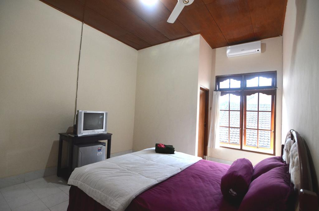Lori Beach Inn Seminyak  Ngoại thất bức ảnh