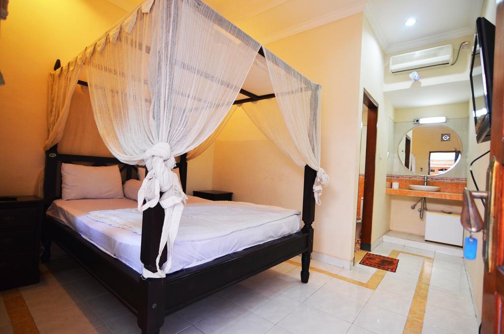 Lori Beach Inn Seminyak  Ngoại thất bức ảnh