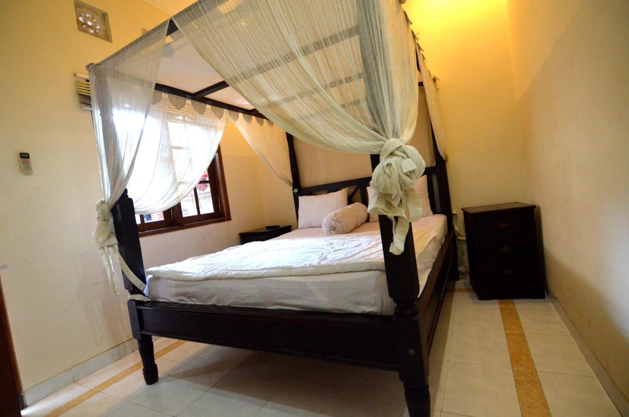Lori Beach Inn Seminyak  Ngoại thất bức ảnh