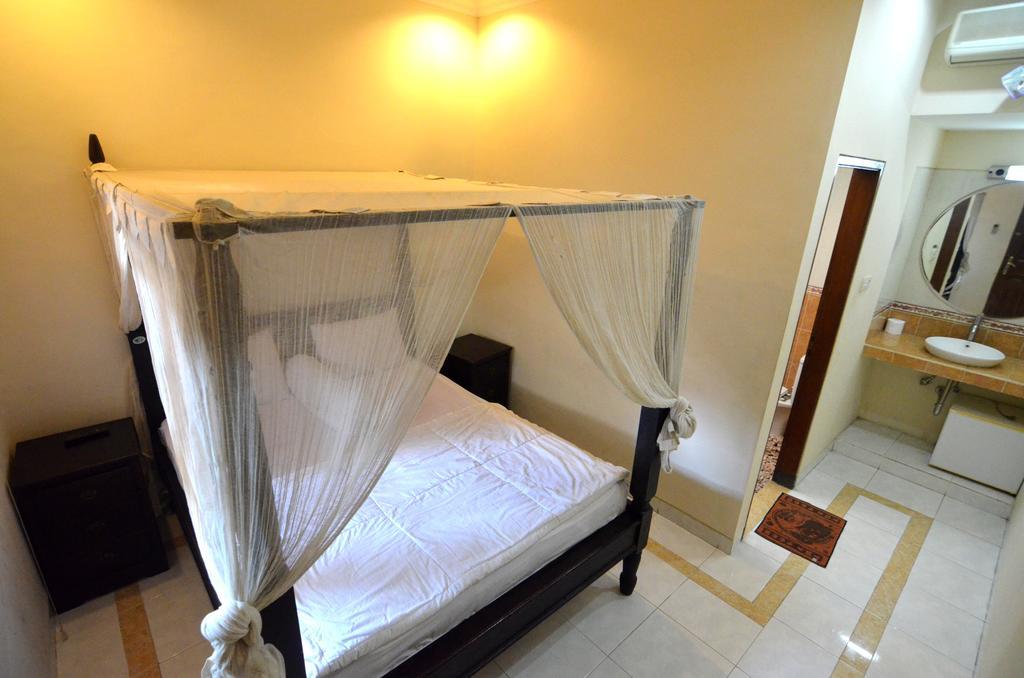Lori Beach Inn Seminyak  Ngoại thất bức ảnh